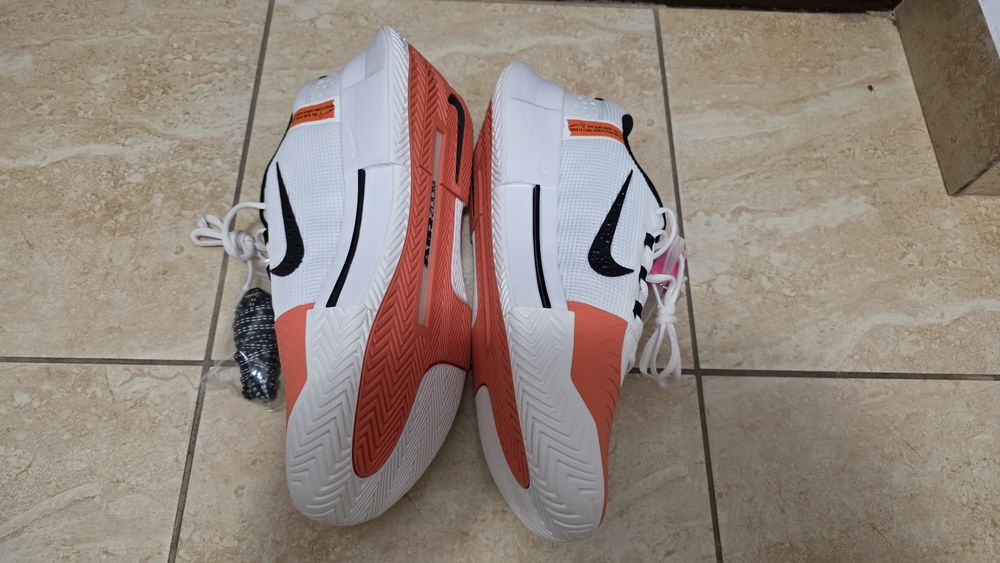Vand pantof Nike, Original, in cutie, nou, nefolosit. Nr: 46 sau 30 cm