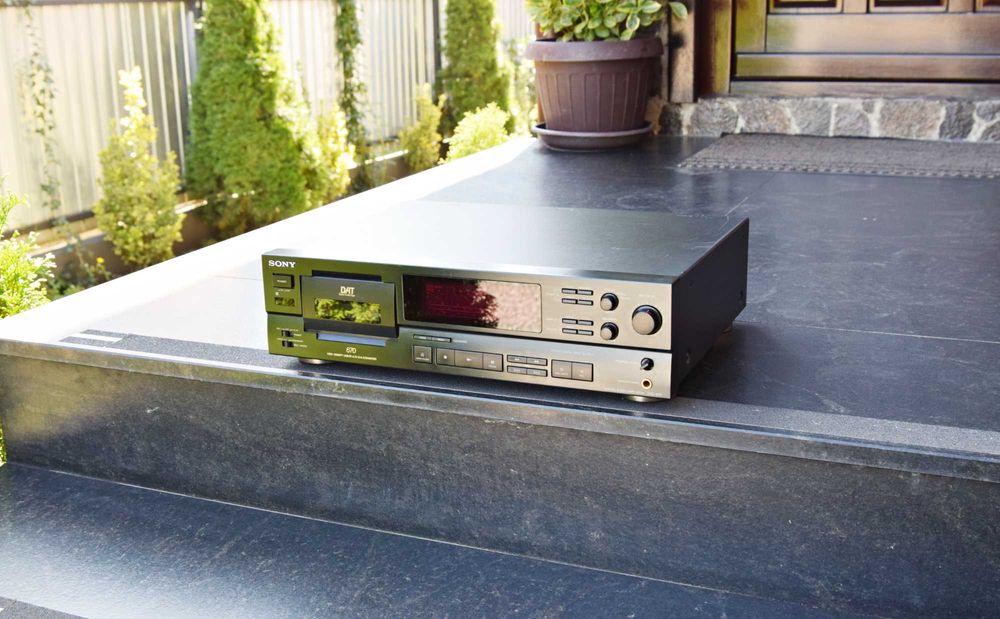 DAT Sony DTC-670, deck player