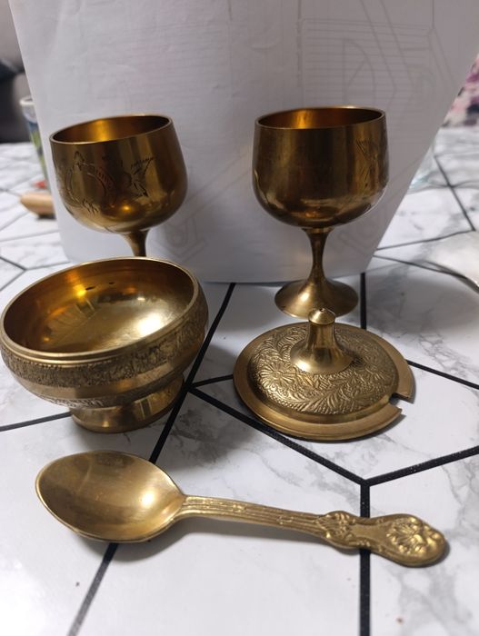 Свещници,чаши и захарница