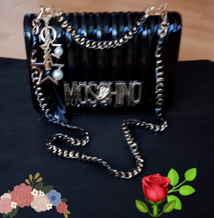 Geanta Moschino super model import Italia, logo metalic auriu