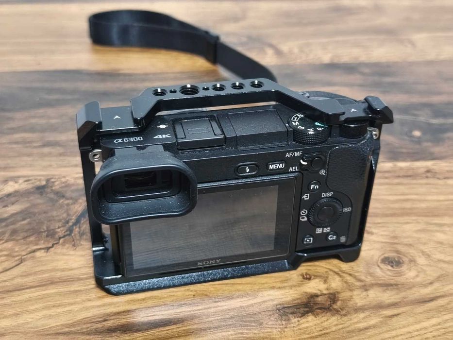 Pachet camera foto mirrorless sony a6300 + obiective