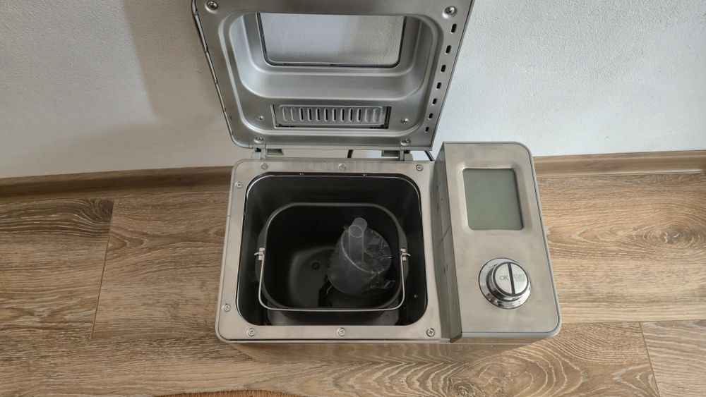 Masina de paine Star-Light MPD-550SS 12 programe, 550W, Display, Control Digital Compartiment seminte Inox