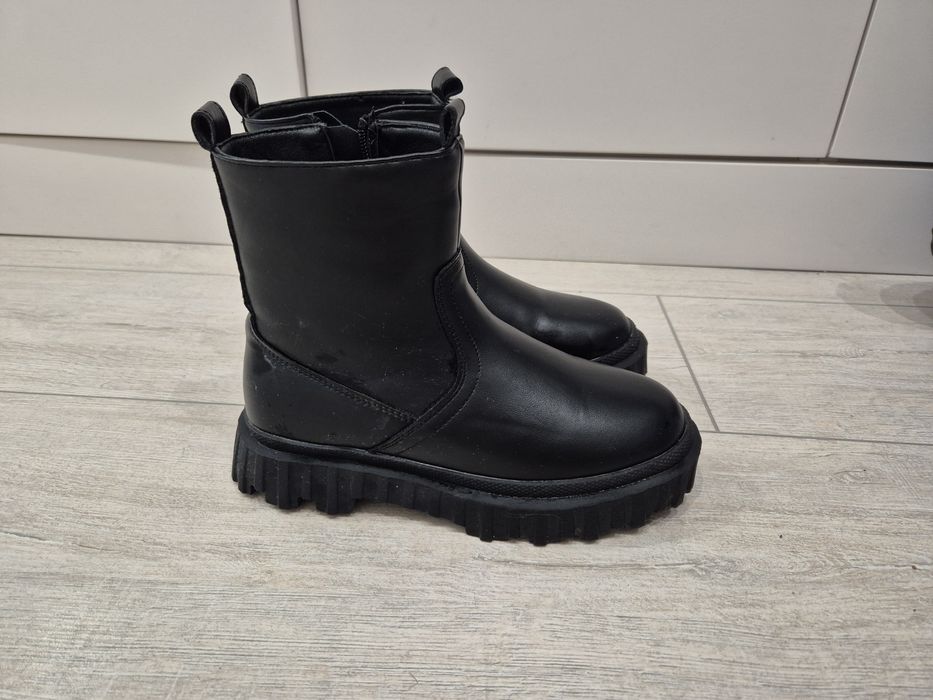 Продам почти новые сапоги.