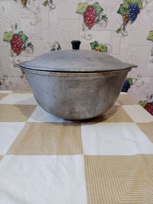 Срочно продам казан.