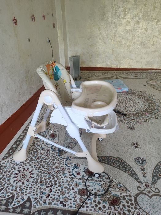 Детский столик в отличном состоянии