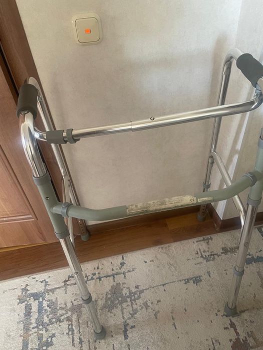 Продам ходунки медицинские