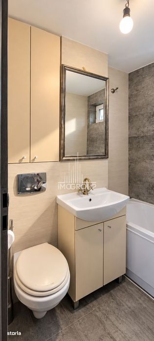Apartament 3 camere de vanzare Brates
