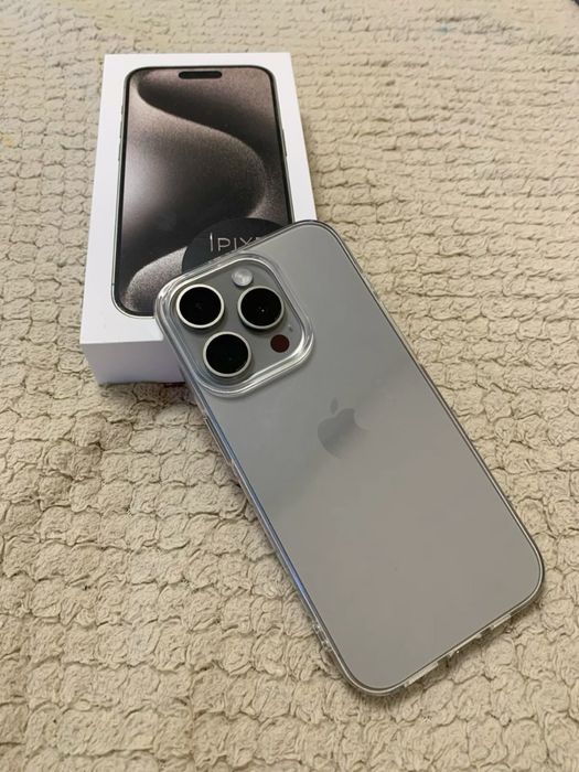 iPhone 15 pro, 128 гб + 10 ЧЕХЛОВ в подарок