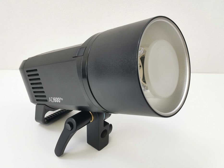 Godox AD600 Pro Witstro професионална преносима светкавица 600W