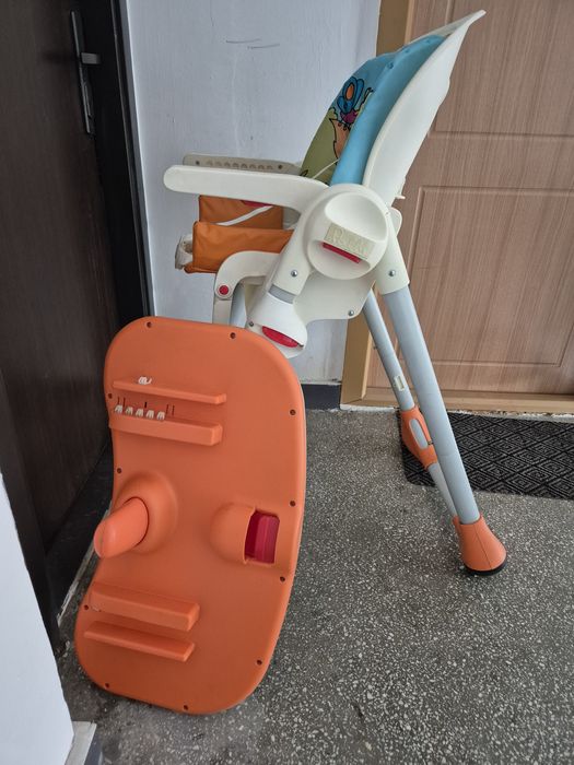 Scaun cu masă bebeluși și  copii. Marca Chicco Polly