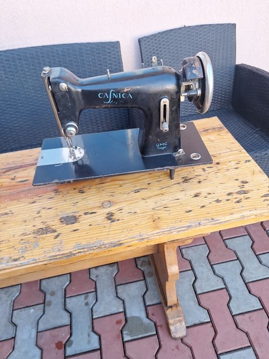 Vând  mașină  de cusut Casnica la prețul  de 150  de lei.