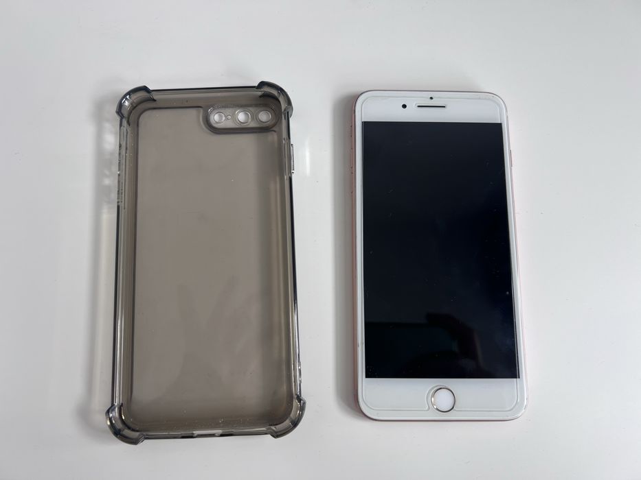 продавам iPhone 8 plus