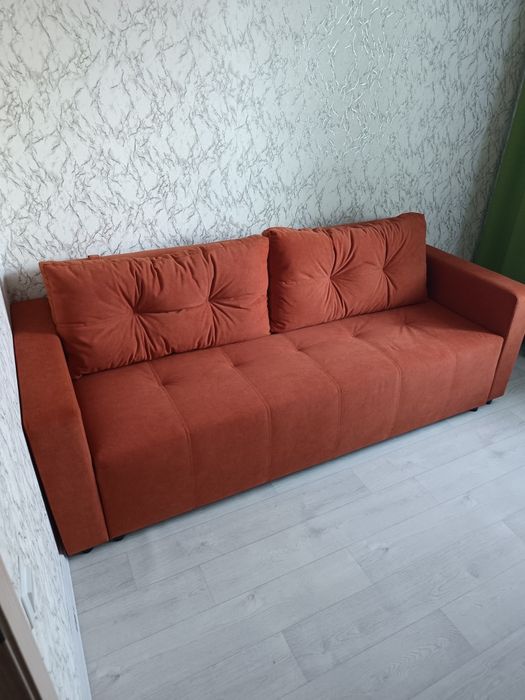 Продам новый диван.