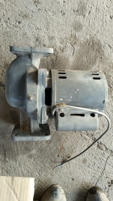 Водяной насос    .