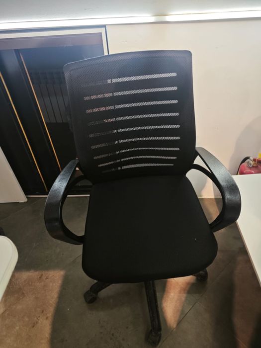 Офисное кресло в хорошем состояний.