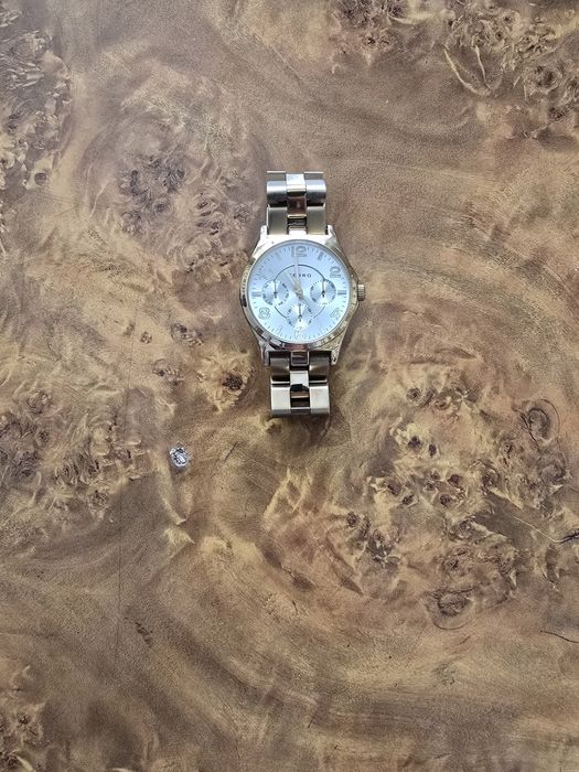 Женские наручные часы