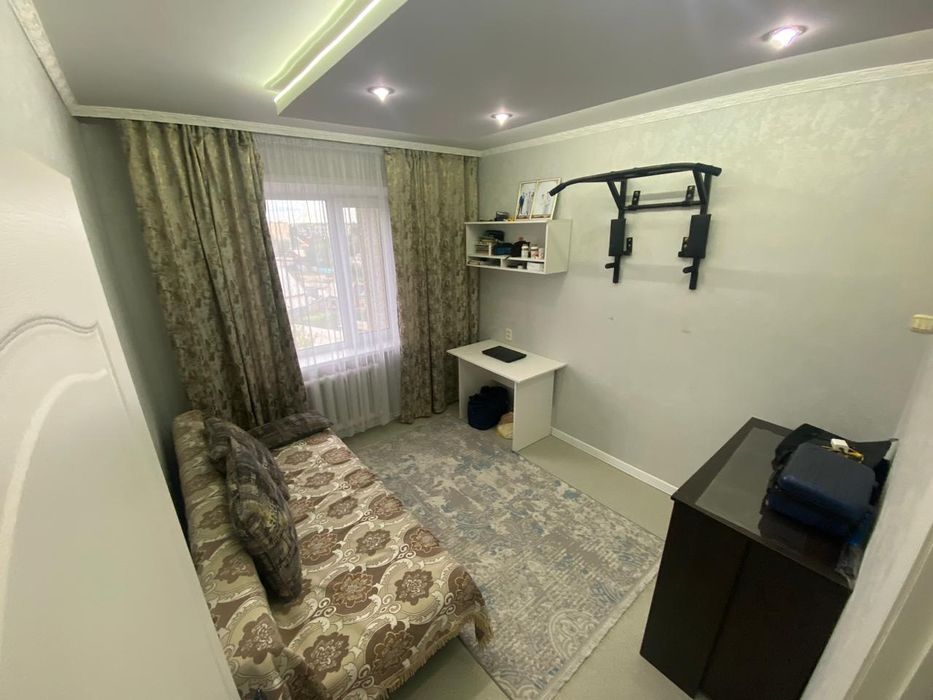 Продам 4 комнатную квартиру