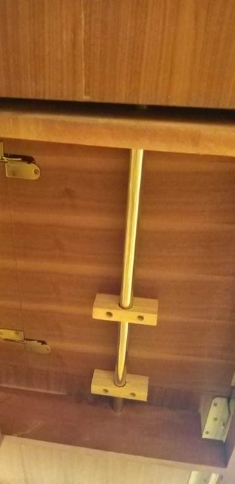 Стол обеденный деревянный