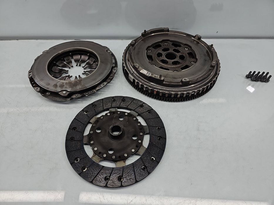 Kit ambreiaj volanta masa dubla Nissan Qashqai (2) [Fabr 2013-2017] 1.