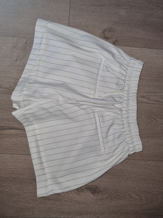 Pantaloni scurți Bershka