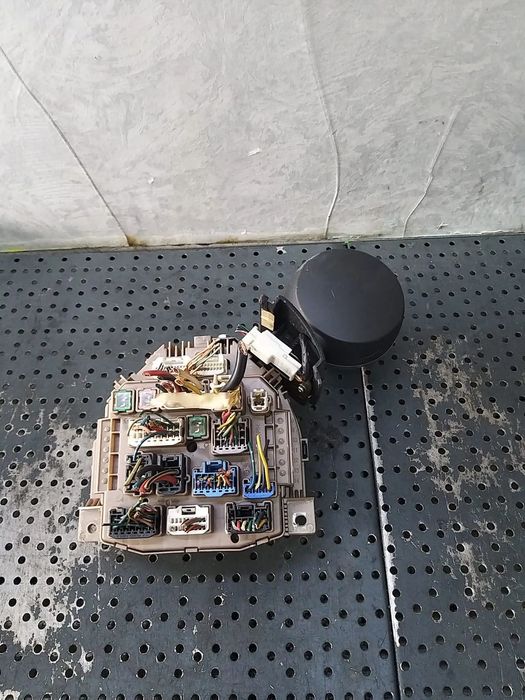 Ceasuri bord benzina peugeot 107 832700h010a h01838000h010c