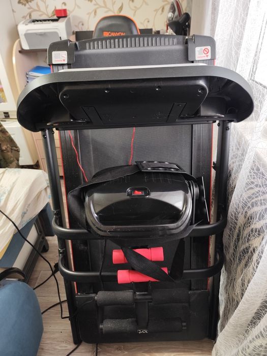 Продам срочно беговую дорожку