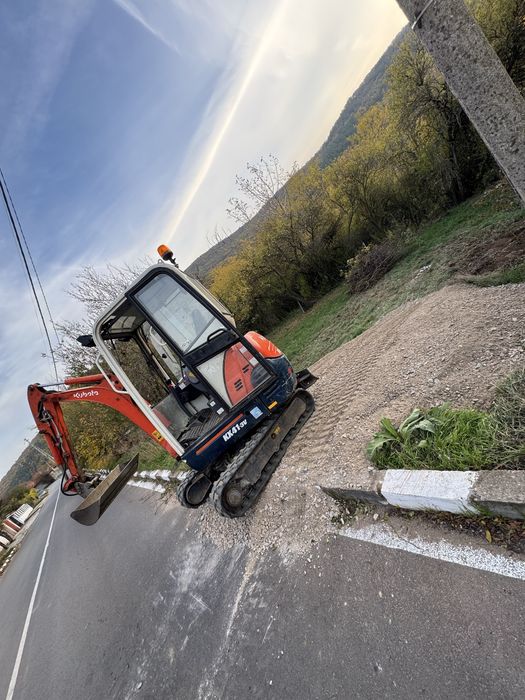 Услуги с Мини Багер,Самосвал,Бобкат,Пътна помощ.