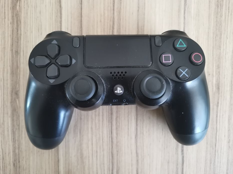 Геймпад Sony DualShock 4