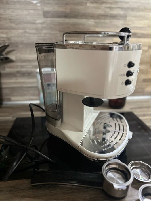 Кафе машина DeLonghi Eco 311.W