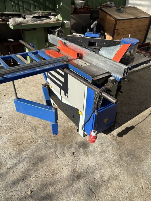 Combinata, mut tamplarie