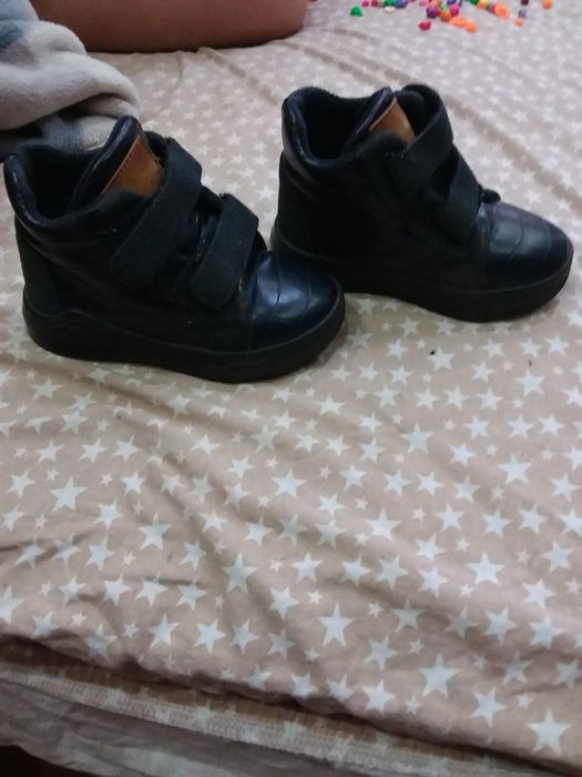 Обувь на малыша на осень и зиму