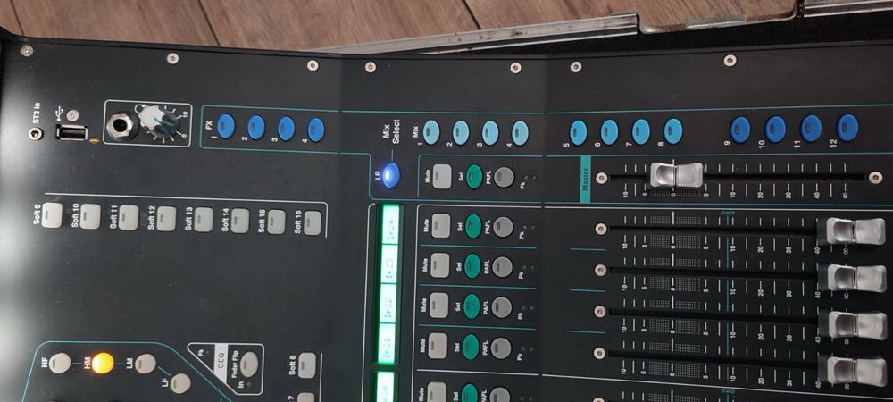 Allen&Heath SQ6 миксер