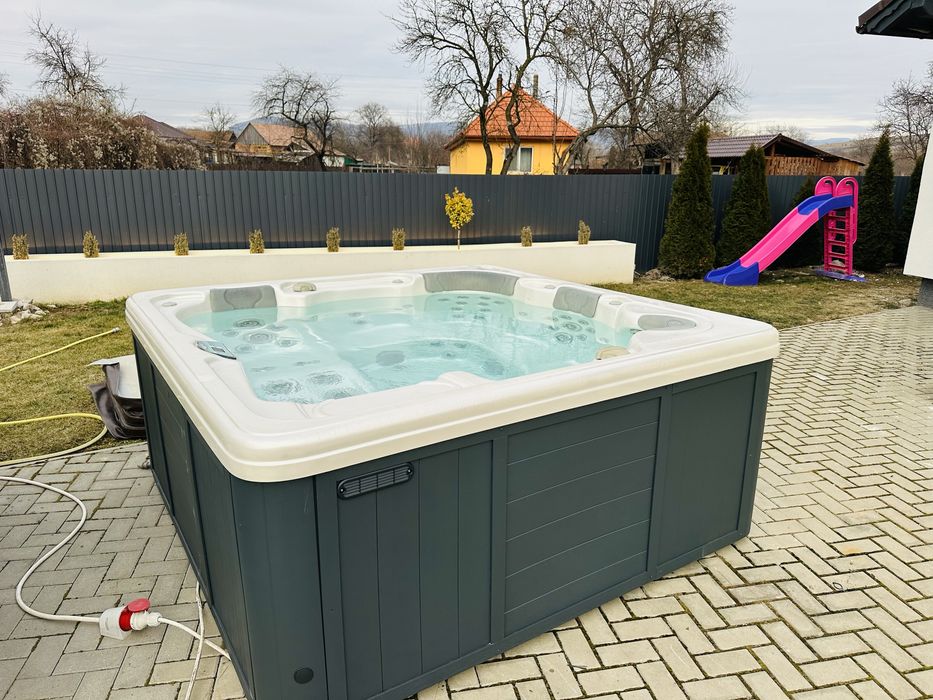 Artesian spas jacuzzi