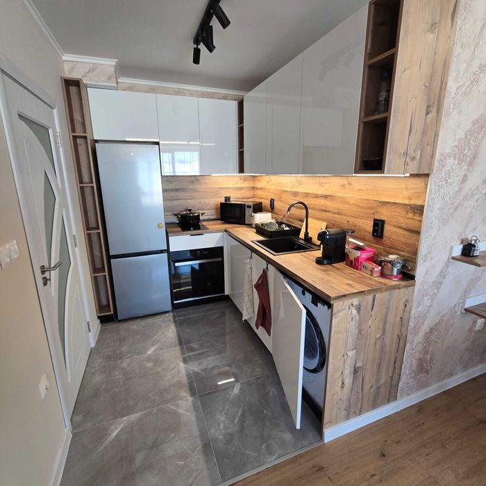 Апартамент за Нощувки в Пловдив, кв. Смирненски с ГАРАЖ