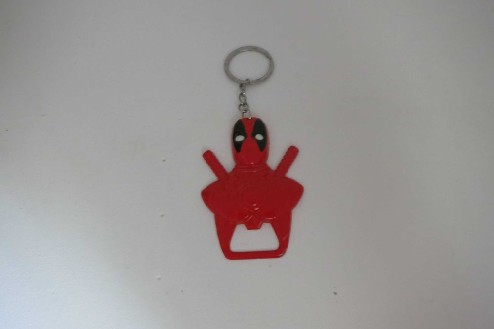 Breloc Desfacător Sticle Deadpool din metal
