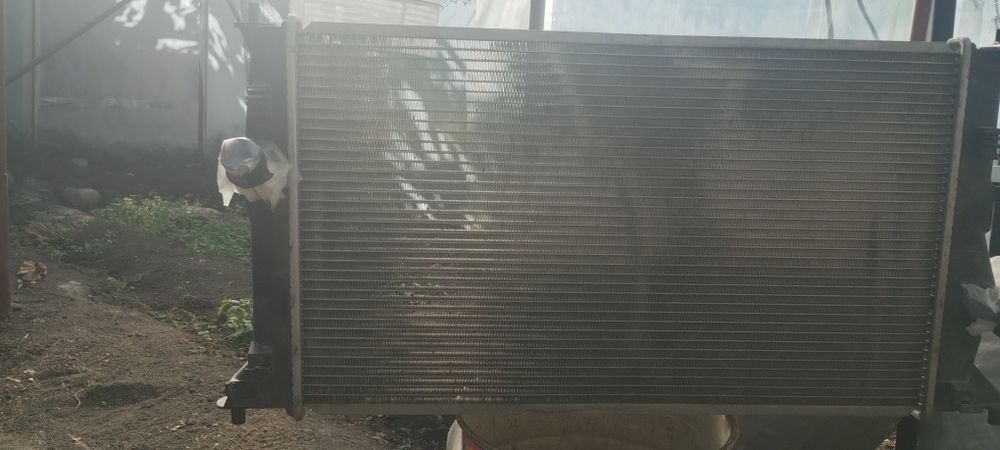 Радиатор - воден за Мазда 5 2009г 2.0 бензин