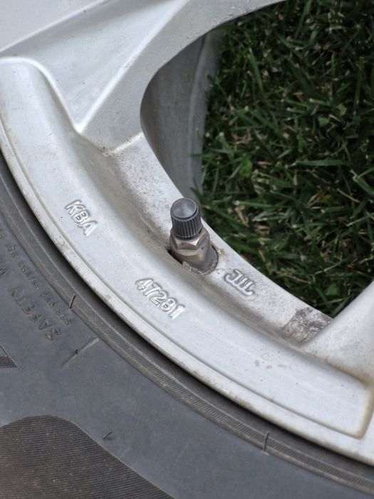 Гуми с джанти 235/60R18 8J et35 dot 2020