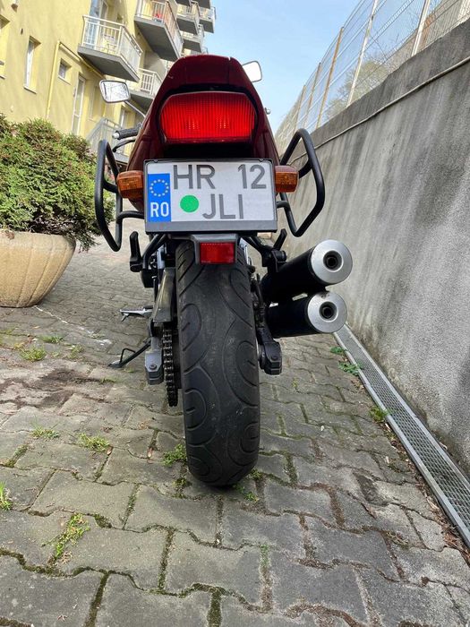Motocicleta Xanthus ZR400