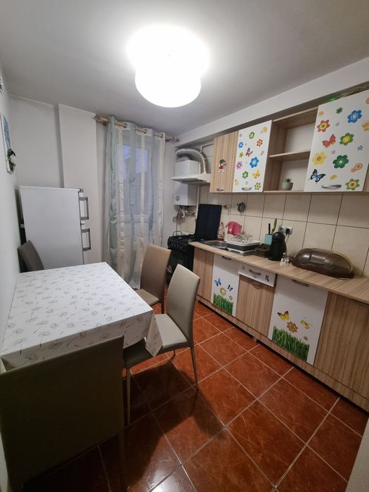 Vand mobilier apartament întreg  + electrocasnice