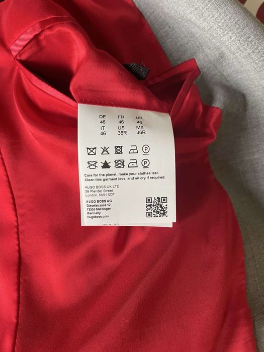 НОВ Мъжки костюм HUGO .размер 46 нов Промоция