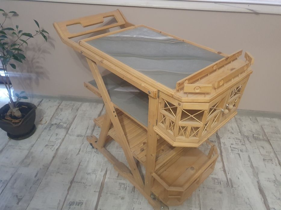 Масичка за сервиране