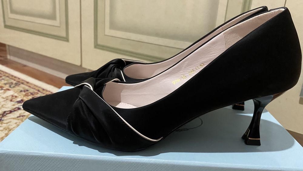 Продам красивые туфельки