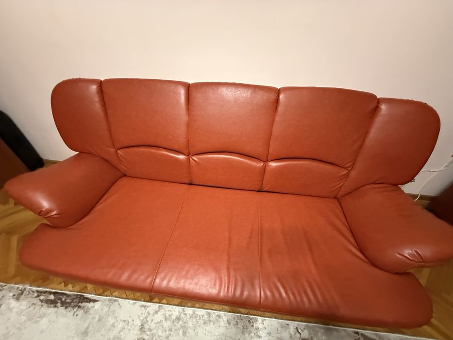 Canapea din piele