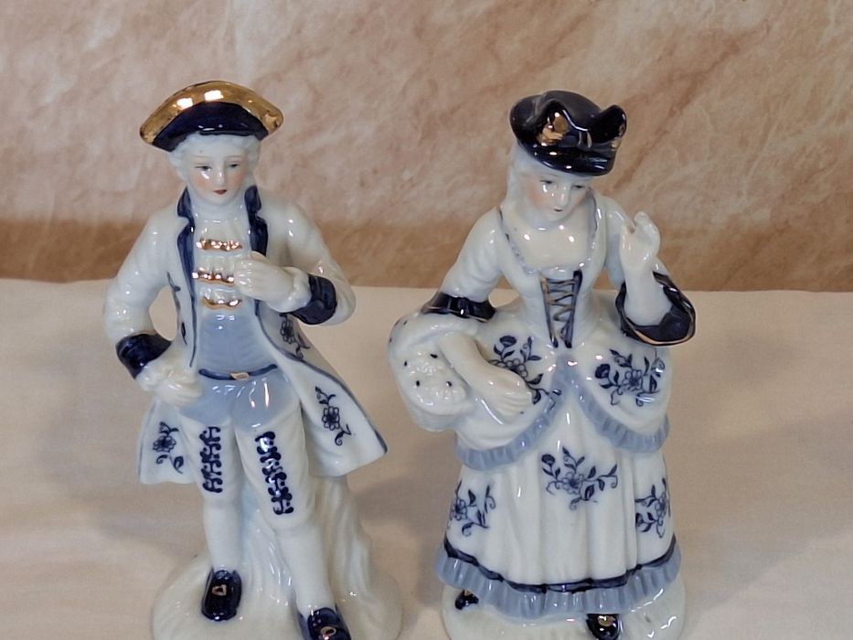 Порцеланови фигурки маркирани