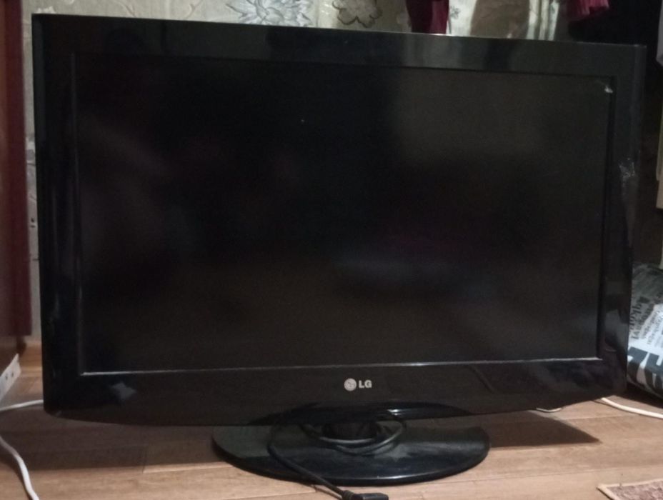 Продам телевизор LG