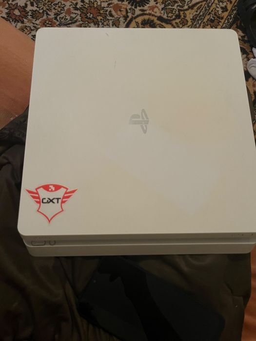 De vânzare PS 4 Slim