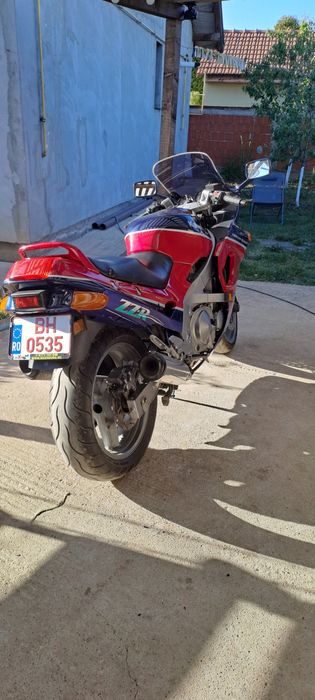 Kawasaki zzr 500
