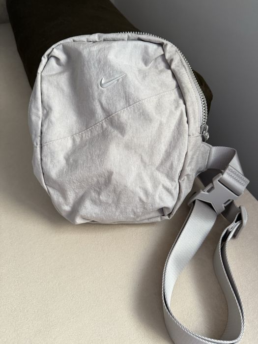 Чанти за кръст и презрамо