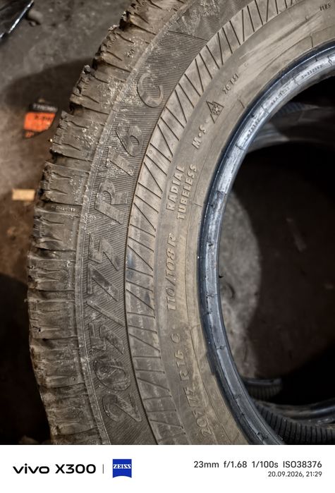 Продам 2 балона R16c 205/75