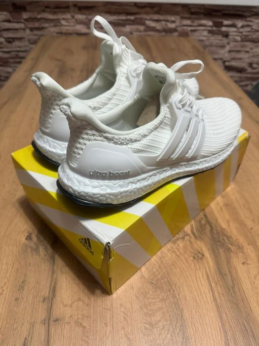 Кроссовки Adidas UltraBoost